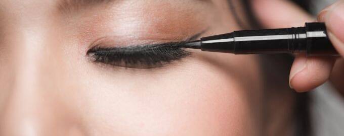 Kako pravilno nanijeti eyeliner?